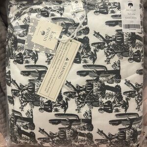 Kate Quinn. Black cactus classic circle quilt. New with tags. Cotton.